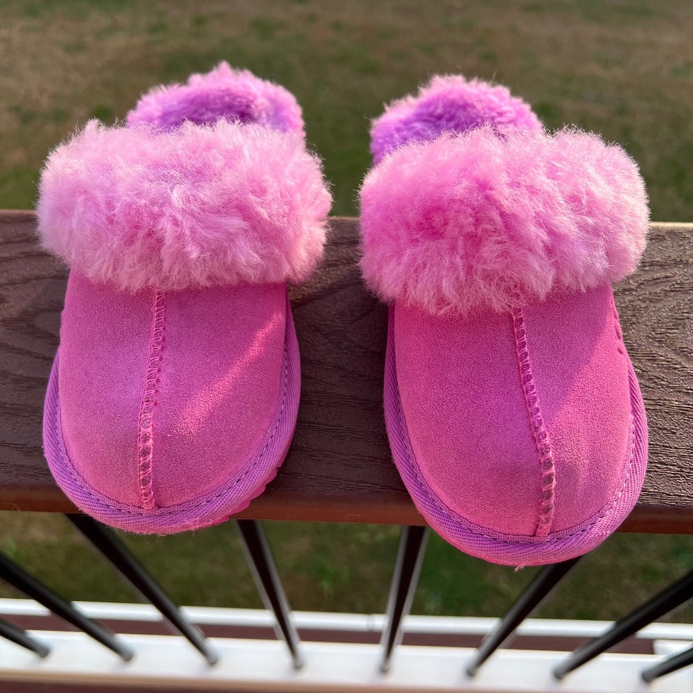 Toddler UGG Cozy II Slippers Size 10 Purple Ruby
